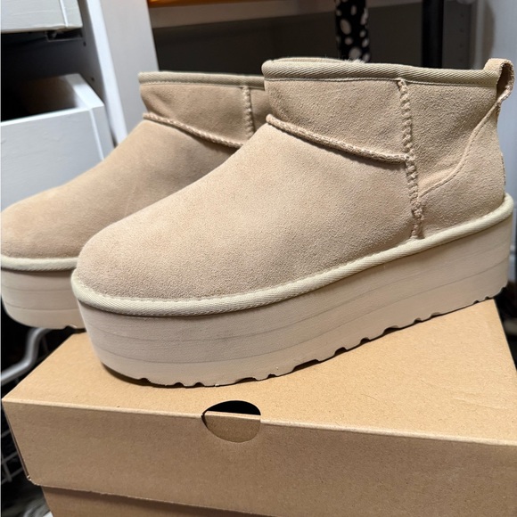 UGG Shoes - NEVER WORN UGG Cream Platform Ankle Boots